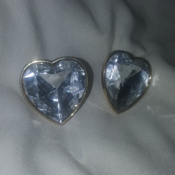 "Diamond" Heart Earrings!! 🖤 - Picture 1 of 3
